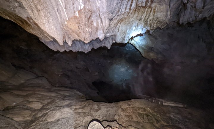 洞窟の深部